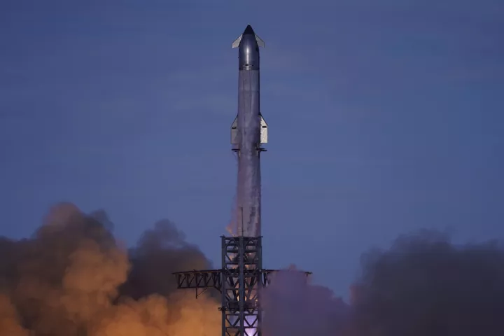 Μασκ: Η νέα έκδοση του Starship θα είναι πλήρως επαναχρησιμοποιήσιμη