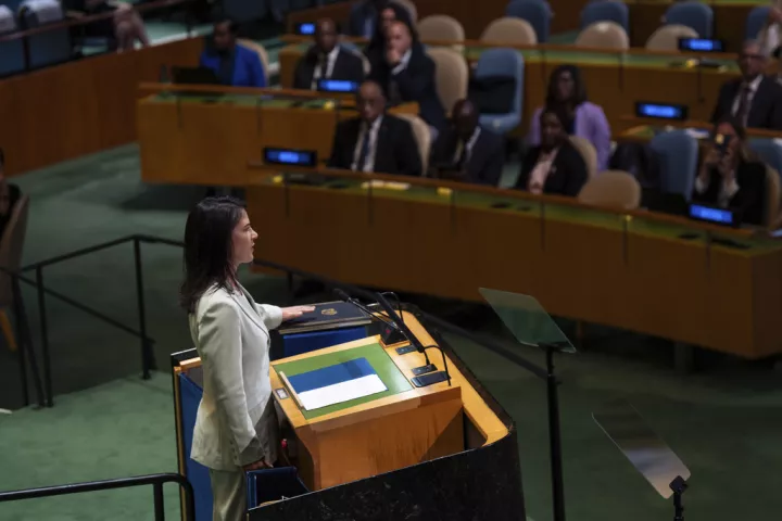 Μπέρμποκ: Ειρήνη με κυανόκρανους στην Ουκρανία