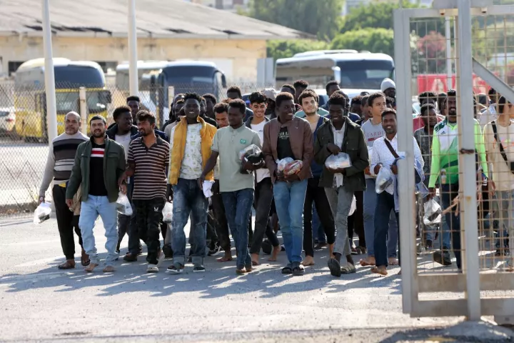 Πάνω από 1.000 μετανάστες στη δομή της Αγυιάς Κρήτης - Νέες μεταναστευτικές πιέσεις