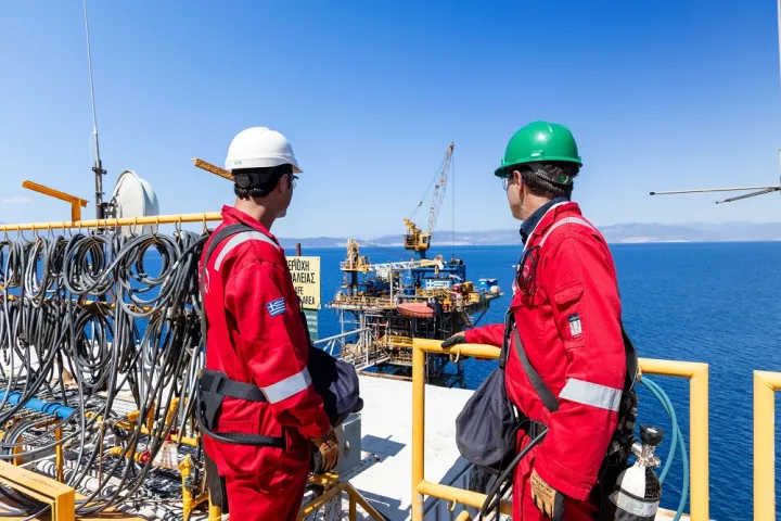 To «πράσινο» Energy Observer στον «πράσινο» Πρίνο για την αποθήκευση CO2!