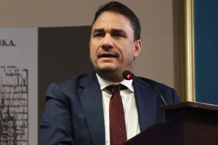 Κυβερνητικές πηγές για Κ. Τσουκαλά: Η χώρα έχει πληρώσει ακριβά ακοστολόγητα προγράμματα και ανεύθυνες προτάσεις