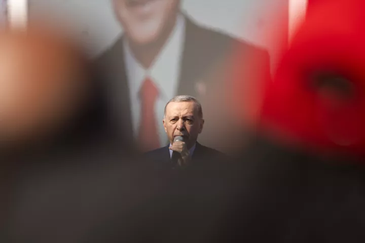 Διάβρωση μέσω δικαστικής ομηρείας η στρατηγική Ερντογάν κατά του CHP