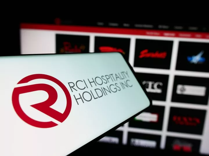 «Βυθίζονται» οι μετοχές της RCI Hospitality - Πως ξεσκεπάστηκε το φορολογικό σκάνδαλο με τα στριπτιζάδικα