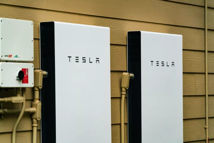 Tesla: Ανακαλεί τις οικιακές μπαταρίες Powerwall 2 στην Αυστραλία έπειτα από αναφορές για πυρκαγιές