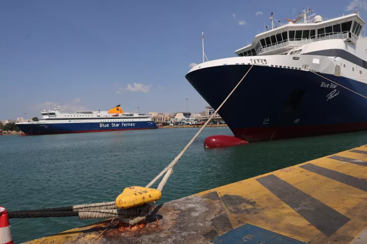 Απαγoρευτικό απόπλου σε Πειραιά, Ραφήνα και Λαύριο λόγω ισχυρών ανέμων 