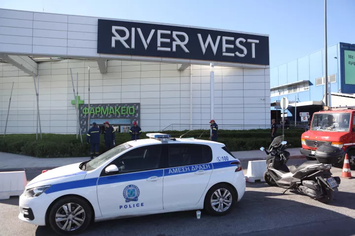 Εκκενώθηκε το River West μετά από τηλεφώνημα για βόμβα - Στο σημείο το ΤΕΕΜ (pics)