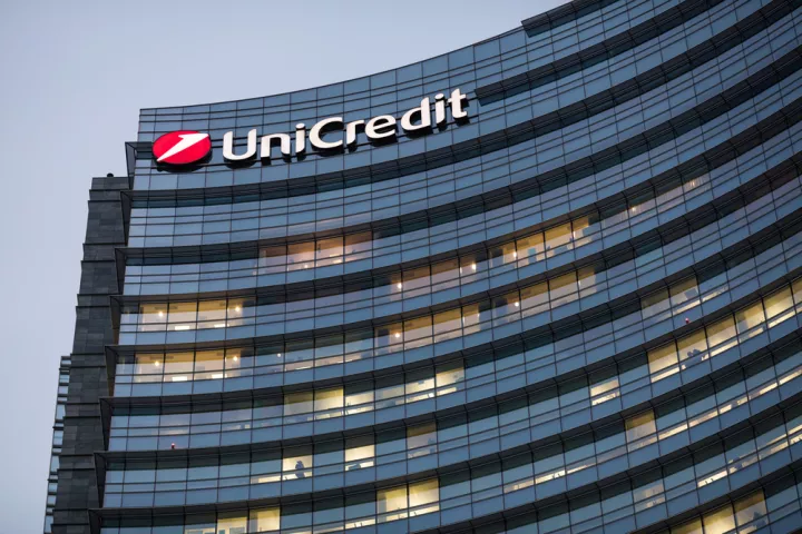 Η Πολωνία στο ραντάρ της Unicredit για νέα τραπεζική εξαγορά