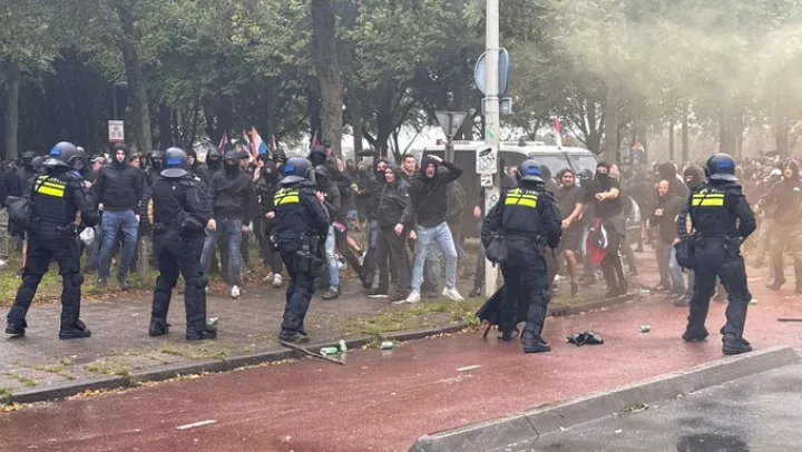 Ολλανδία: Βίαια επεισόδια σε διαδήλωση κατά της μετανάστευσης