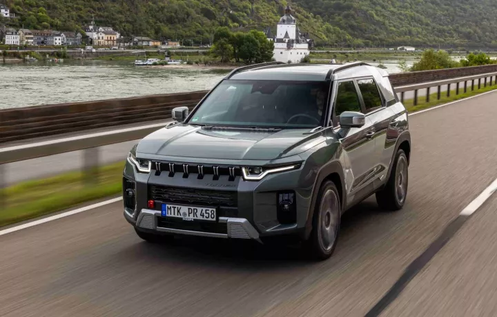 Ένα μεγάλο full hybrid SUV ήρθε στην Ελλάδα σε τιμή compact