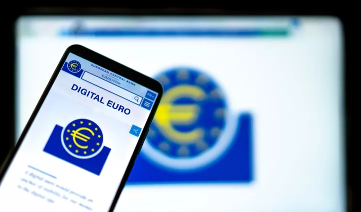 Ο Τσιπολόνε της ΕΚΤ «βλέπει» το ψηφιακό ευρώ να υλοποιείται το 2029