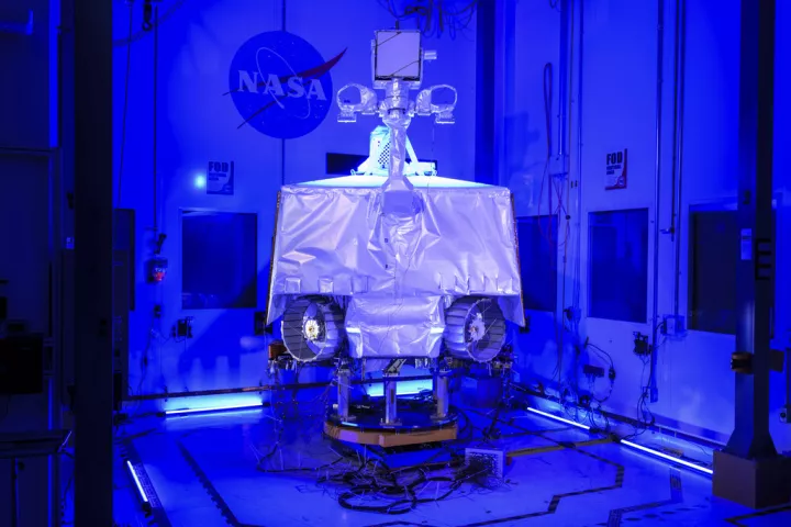 NASA: Ξαναβγάζει από τον «πάγο» το VIPER - Μαζί με το Blue Origin στη Σελήνη