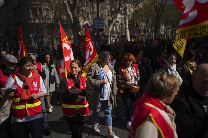Γαλλία: Προς νέες απεργίες στις 2 Οκτωβρίου τα συνδικάτα - Άκαρπη η συνάντηση με Λεκορνί