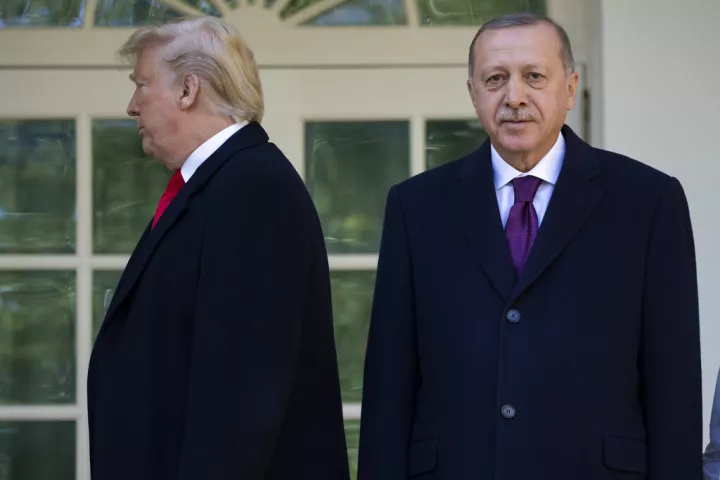 Τα «γυρίζει» ο Ερντογάν για τις δηλώσεις κατά Τραμπ - Η Άγκυρα κατηγορεί τη...μεταφράστρια του Fox News