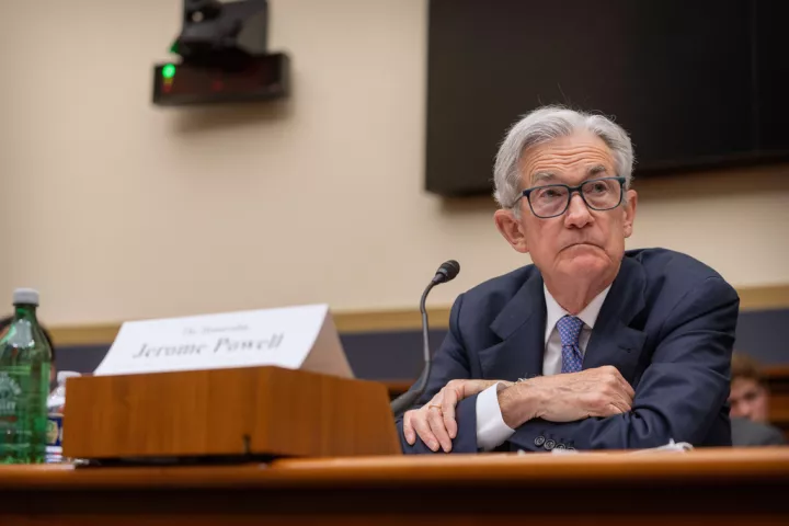 Δύσκολες οι αποφάσεις για την FED: Άνοδος του ΑΕΠ ανάπτυξη «φρενάρουν» τη μείωση επιτοκίων