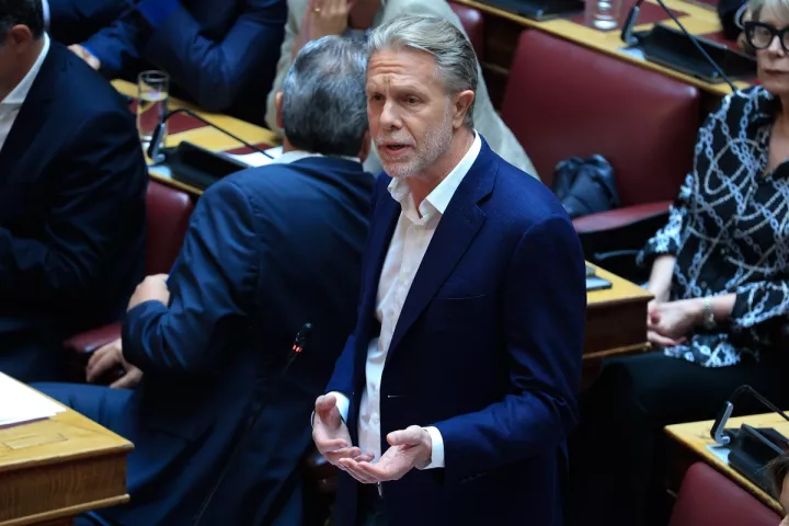 «Καμπανάκι» Γερουλάνου για το ΠΑΣΟΚ: Το περιθώριο δύο μηνών για τη στρατηγική του κόμματος
