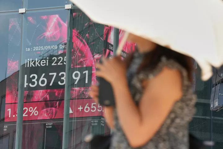 Μεγάλες απώλειες στις ασιατικές αγορές - «Βαρίδι» οι μετοχές των φαρμακευτικών μετά τον Τραμπ