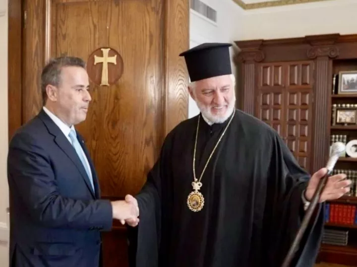 Συνάντηση του Στ. Παπασταύρου με τον Αρχιεπίσκοπο Αμερικής Ελπιδοφόρο