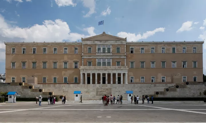 Τα μηνύματα του νέου προϋπολογισμού: Οι προβλέψεις για ανάπτυξη και το πρωτογενές πλεόνασμα