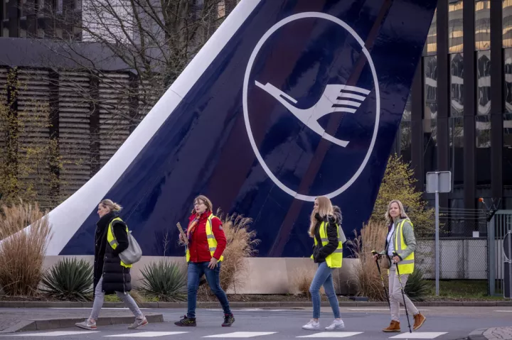 Η Lufthansa θα περικόψει 4.000 θέσεις εργασίας μέχρι το 2030
