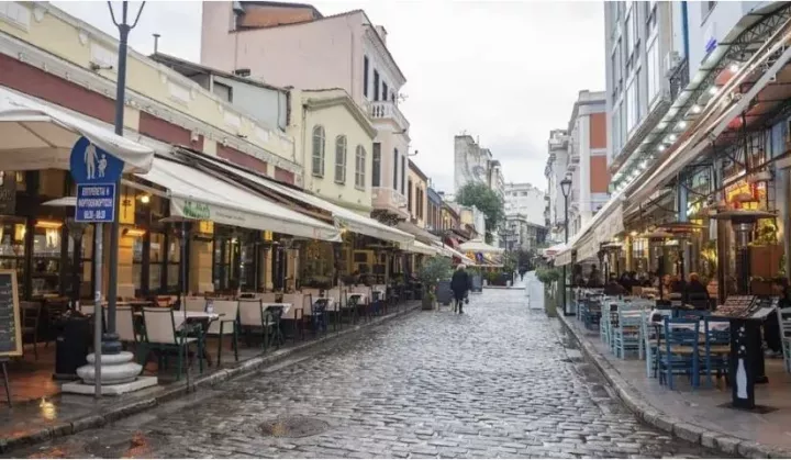 Το δύσκολο «σταυρόλεξο» της εστίασης: Έλλειψη προσωπικού και υψηλό κόστος ασφαλιστικών εισφορών