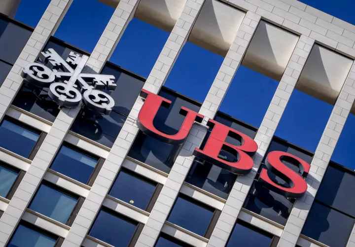 Αιχμές της UBS προς την Ελβετία για το ύψος του επιπλέον κεφαλαίου που πρέπει να διαθέτει