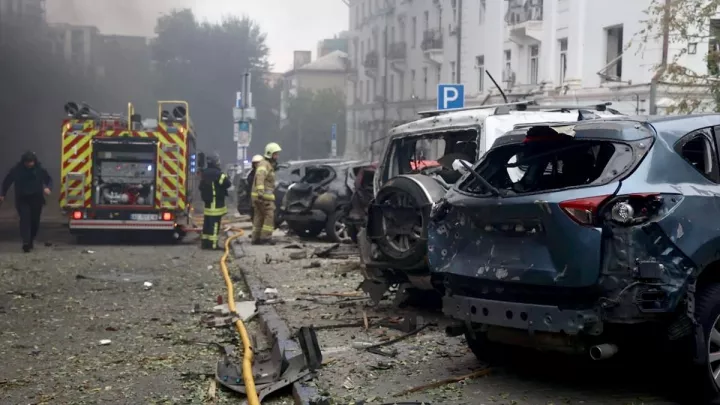 Ρωσικό σφυροκόπημα στο Ντνίπρο της Ουκρανίας: Ένας νεκρός και 20 τραυματίες (pics&vids)