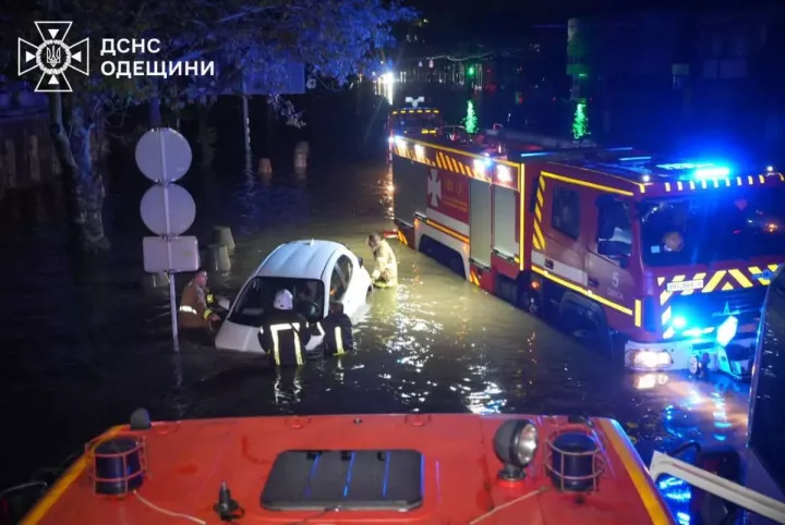 Ουκρανία: Εννέα νεκροί από το σφοδρό κύμα κακοκαιρίας στην περιοχή της Οδησσού (vid)
