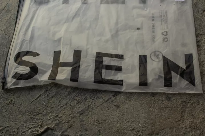 Shein: Ανοίγει τα πρώτα φυσικά καταστήματα στη Γαλλία τον Νοέμβριο - Αναβρασμός στον εμπορικό κόσμο