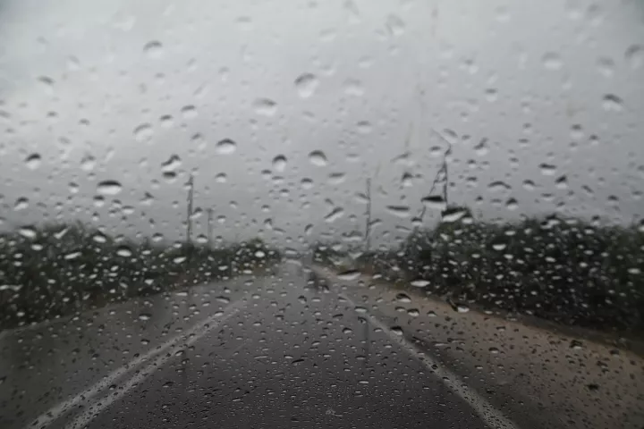 Μήνυμα 112 για ισχυρές βροχές και καταιγίδες σε Θεσσαλονίκη, Χαλκιδική και Σέρρες 