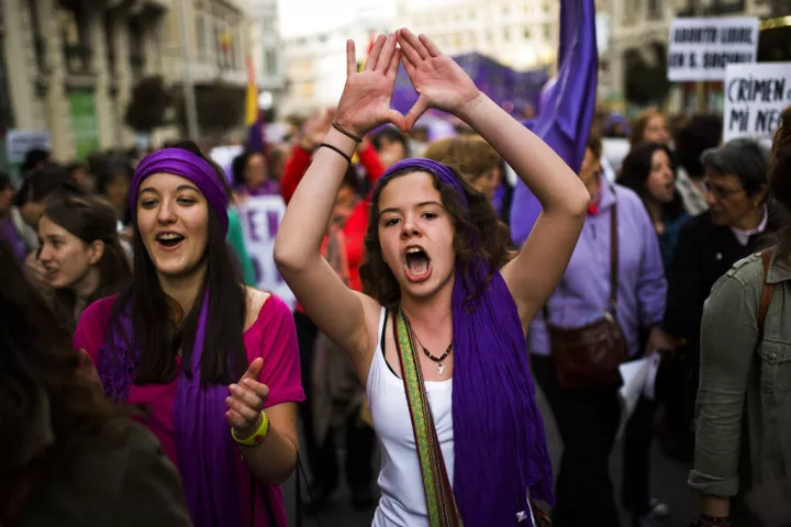 Ισπανία: Η κυβέρνηση θέλει να περιλάβει στο Σύνταγμα το δικαίωμα των γυναικών στην άμβλωση