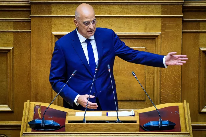 Συνεργάτες Ν. Δένδια: Τι αναφέρουν για επικοινωνία με τον πρωθυπουργό - Απάντησε σε ερώτηση του Φάμελλου