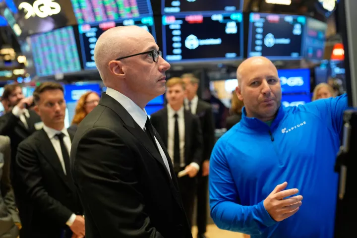 Wall Street: Νέα άνοδος στο τέλος μιας ακόμα ισχυρής εβδομάδας