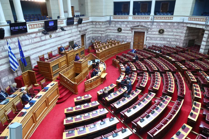 Κατατέθηκε στη Βουλή το νέο εργασιακό νομοσχέδιο -  Ενσωματώθηκαν προτάσεις των εθνικών κοινωνικών εταίρων	