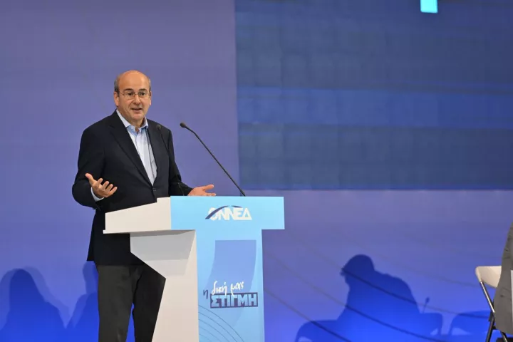 Κ. Χατζηδάκης: Η μεγάλη μείωση της ανεργίας και της φορολογίας των νέων είναι κοινωνική πολιτική στην πράξη