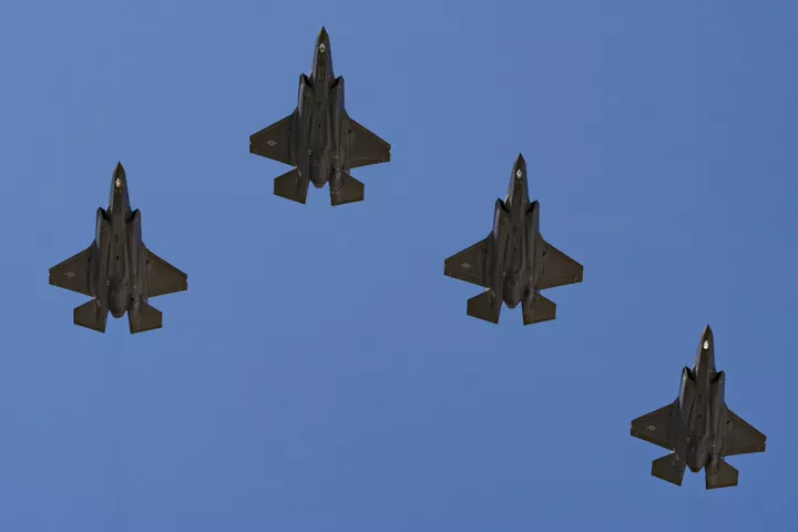 Πολωνία: Σηκώθηκαν μαχητικά αεροσκάφη μετά από ρωσικές επιθέσεις στην Ουκρανία 