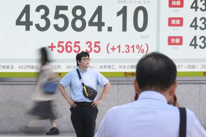 Ασία: Ρεκόρ για τον Nikkei, εκτοξεύτηκε 5%, με φόντο τις πολιτικές εξελίξεις