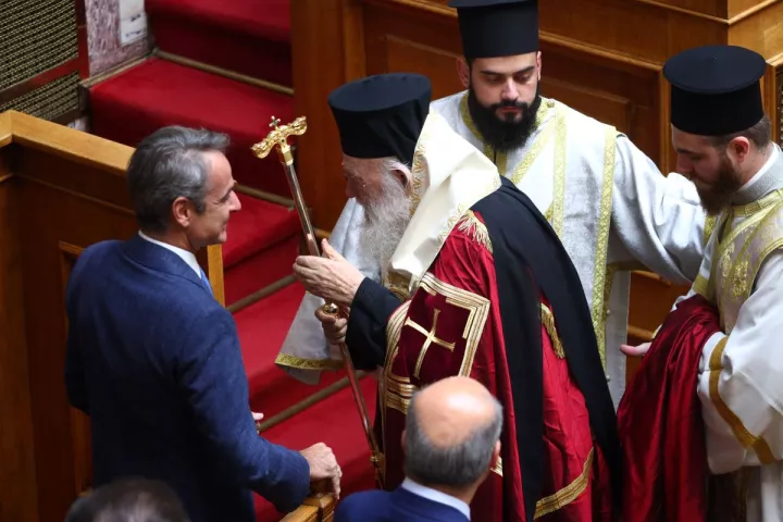 Βουλή: Ξεκίνησε η νέα κοινοβουλευτική περίοδος μετά τον καθιερωμένο αγιασμό 