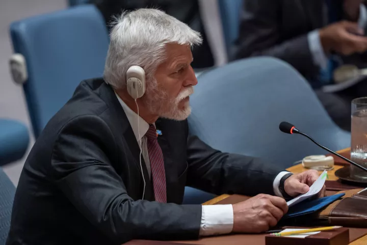 O πρόεδρος της Τσεχίας ζητά να συνεχιστεί η αποστολή πυρομαχικών στην Ουκρανία 