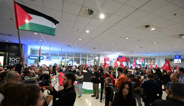 Στην Αθήνα το αεροσκάφος με τους 27 Έλληνες από το Ισραήλ