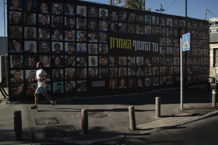 Η διεθνής κοινότητα καταδικάζει τη Χαμάς - Φον ντερ Λάιεν, Μερτς και Στάρμερ καλούν για απελευθέρωση των ομήρων