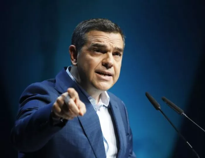 Η ριψοκίνδυνη απόφαση Τσίπρα ανακατεύει την κεντροαριστερή τράπουλα
