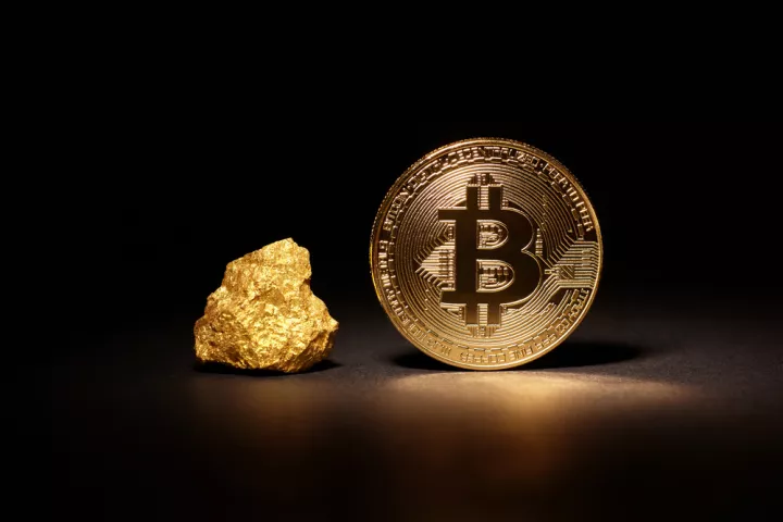 Τι οδηγεί σε νέα ρεκόρ τον χρυσό και το Bitcoin
