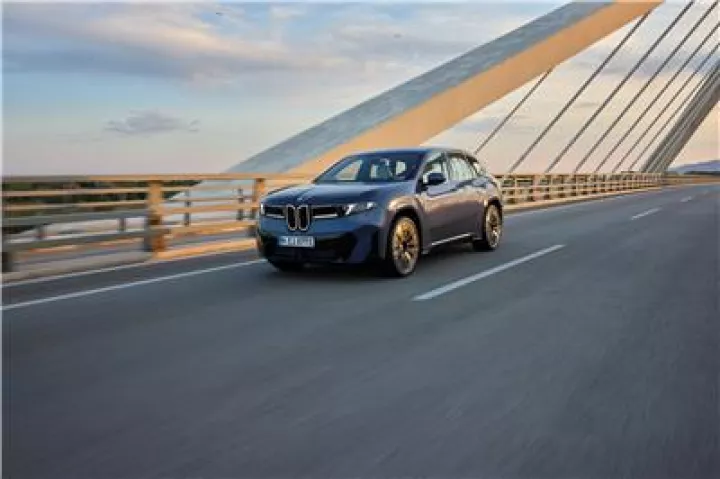 Λιγότερα κέρδη για το 2026 αναμένει η BMW, «βλέποντας» προς την Κίνα