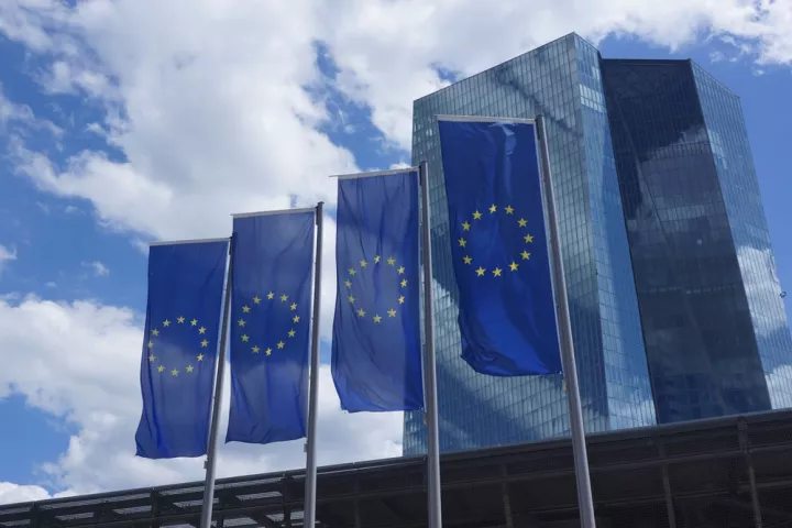 Γιατί ορισμένοι επενδυτές ποντάρουν σε τριπλάσια μείωση των επιτοκίων της ΕΚΤ;