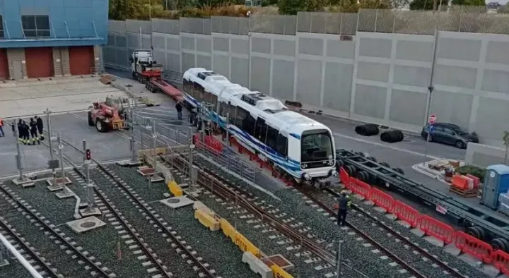 Μετρό Θεσσαλονίκης: Στο αμαξοστάσιο της Πυλαίας και ο πέμπτος νέος συρμός - «Φουλάρουν» οι δοκιμές