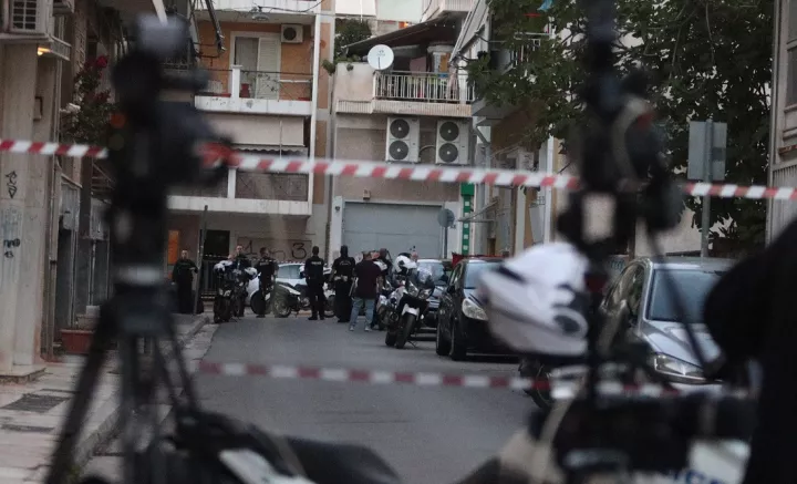 Άγιος Παντελεήμονας: Ένας νεκρός και ένας τραυματίας βρέθηκαν σε διαμέρισμα