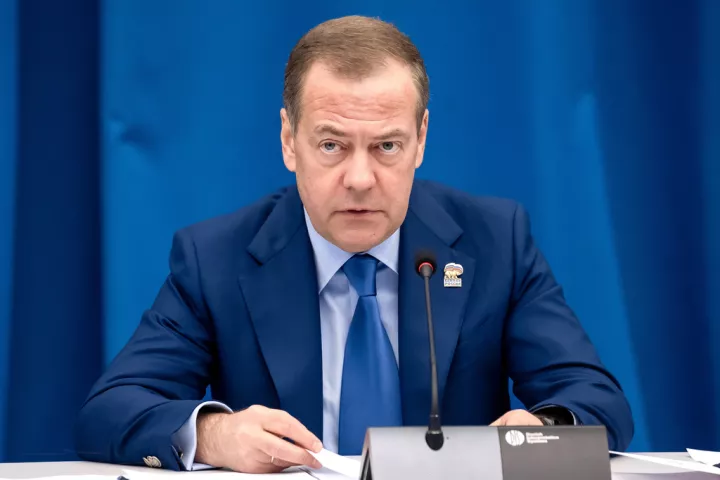 Μεντβέντεφ σε Κιμ Γιόνγκ Ουν: Ευγνώμων για τη στήριξη στο ουκρανικό