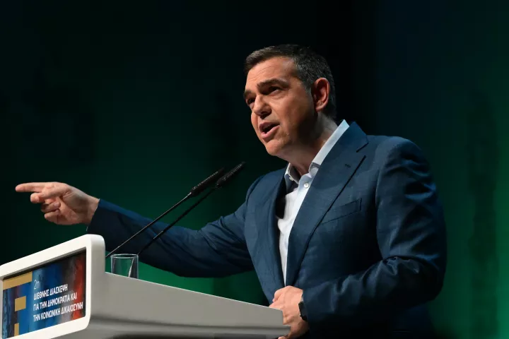 Τσίπρας: Αμετανόητος, επαγγέλλεται και πάλι το σοκ