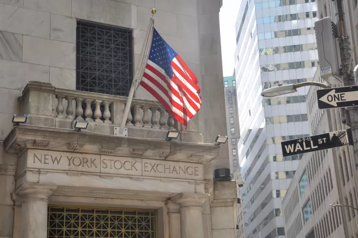 Γιατί πέφτει η Wall Street πριν ανακοινωθούν τα κέρδη του Q3