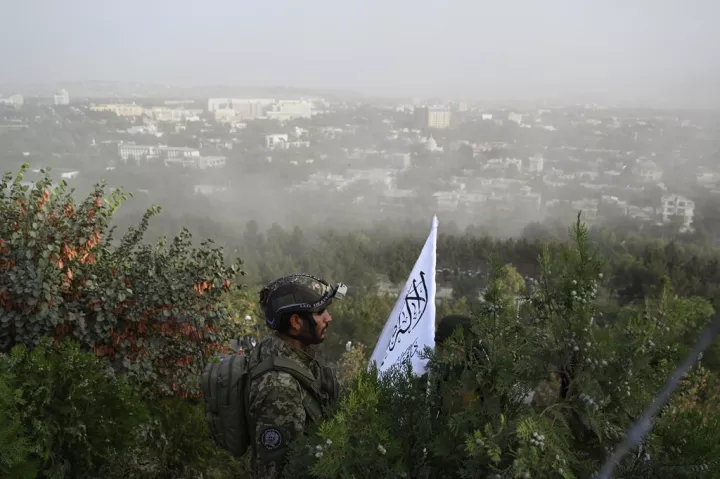Τουλάχιστον 250 νεκροί από τις σφοδρές συγκρούσεις Πακιστανών και Ταλιμπάν